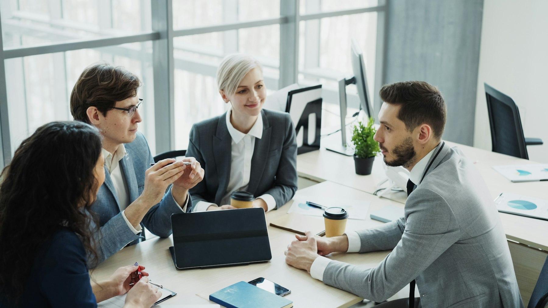 Team bei der Zusammenarbeit